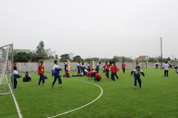 Lễ bàn giao sân bóng đá mini tại trường tiểu học Nam Cát và trường tiểu học Nam Thanh